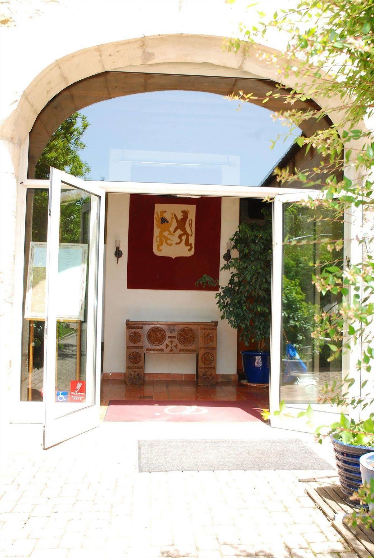 Hostellerie La Ferme Du Poulet Et Son Restaurant Villefranche-sur-Saone Exterior photo